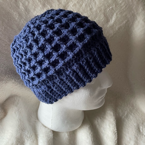 Mens or women’s beanie. - Picture 2 of 3